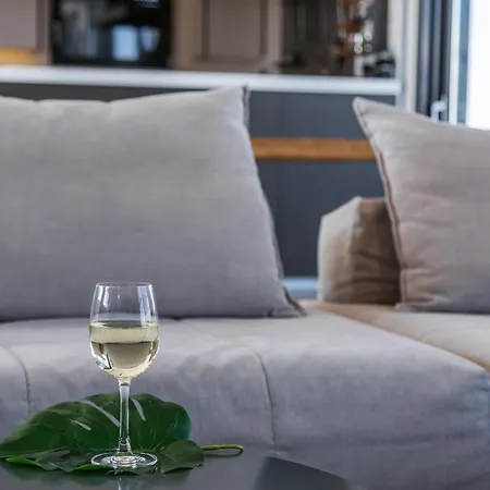 Apollonio 公寓式酒店 Corinth